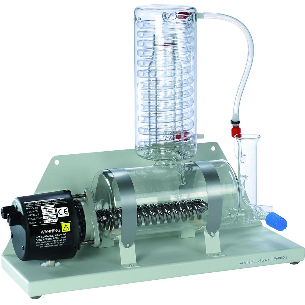 Distillateur d'eau pour autoclaves